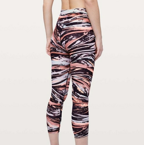 Lululemon Wunder Under Leggings - Picture 4 of 8